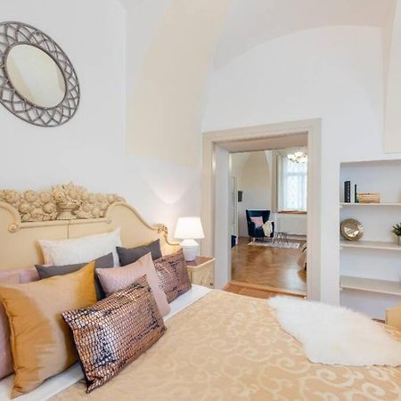Rose Apartments / Romantic & Cozy / City Center Прага Экстерьер фото