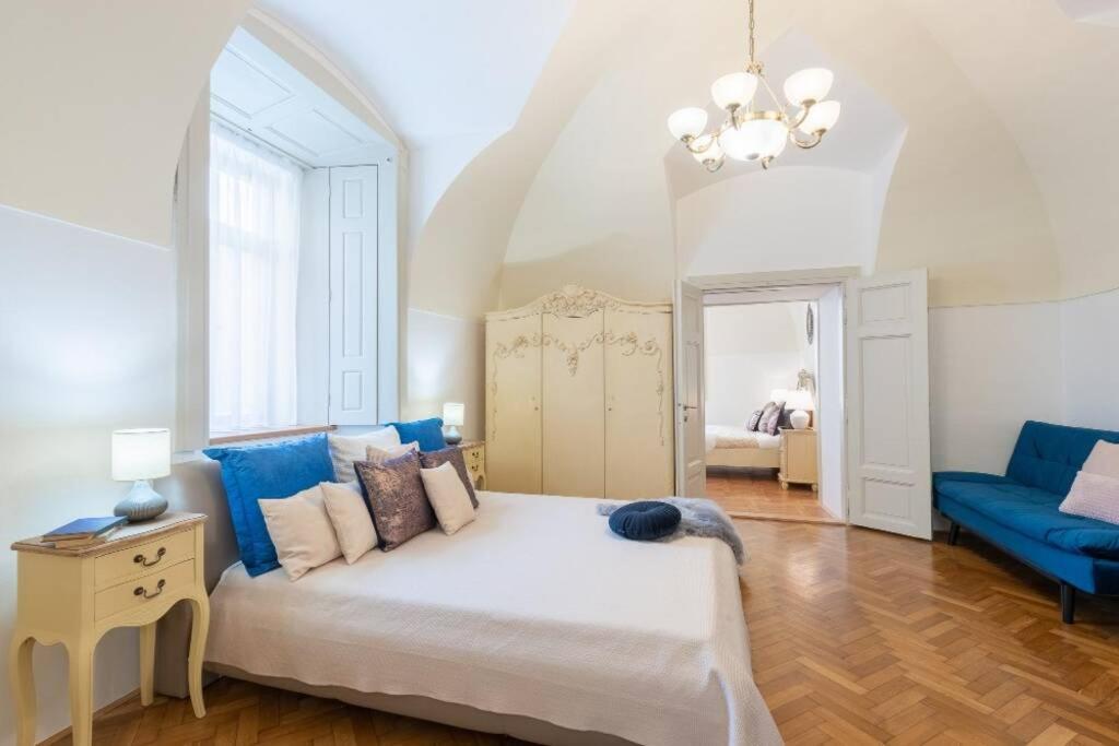 Rose Apartments / Romantic & Cozy / City Center Прага Экстерьер фото
