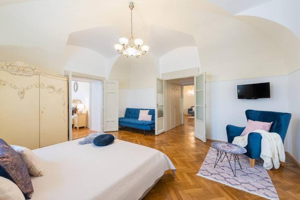 Rose Apartments / Romantic & Cozy / City Center Прага Экстерьер фото