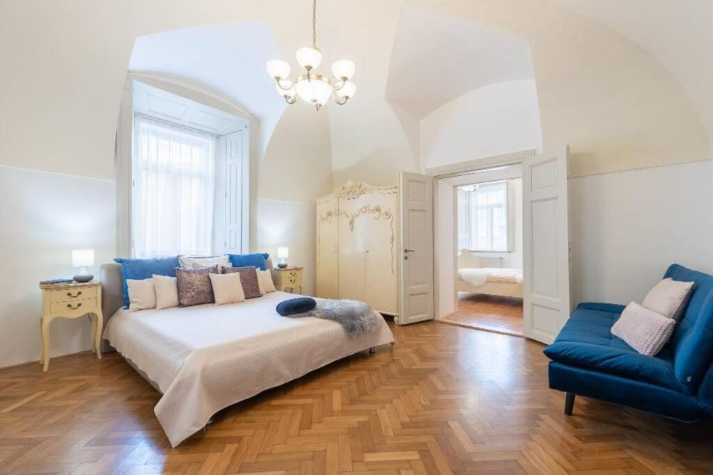 Rose Apartments / Romantic & Cozy / City Center Прага Экстерьер фото