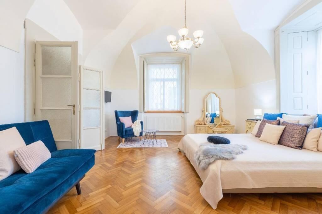 Rose Apartments / Romantic & Cozy / City Center Прага Экстерьер фото